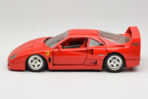 Ferrari F40 Vermelho Diamond Edition Bburago 1:18 3022-P1 Metal - imagem 4 de 8