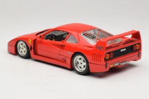 Ferrari F40 Vermelho Diamond Edition Bburago 1:18 3022-P1 Metal - imagem 7 de 8