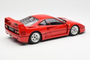 Ferrari F40 Vermelho Kyosho 1:18 08416R2 Metal - imagem 4 de 10