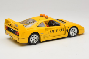 Ferrari F40 Safety Car Amarelo Bburago 1:18 3032-Y2 Metal - imagem 3 de 8