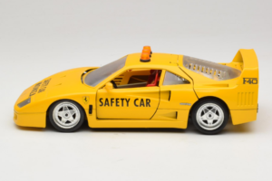 Ferrari F40 Safety Car Amarelo Bburago 1:18 3032-Y2 Metal - imagem 4 de 8