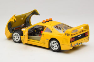 Ferrari F40 Safety Car Amarelo Bburago 1:18 3032-Y2 Metal - imagem 5 de 8