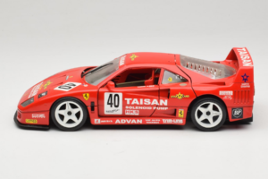 Ferrari F40 #40 T. Ohta / A. Reid Taisan Vermelho 1987 Bburago 1:18 3022-T1 Metal - imagem 4 de 8
