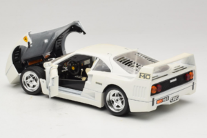 Ferrari F40 Branco Bburago 1:18 3332-W4 Metal - imagem 5 de 8