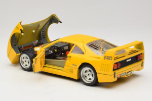 Ferrari F40 Amarelo Bburago 1:18 3032-Y1 Metal - imagem 5 de 8