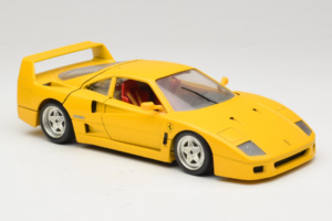 Ferrari F40 Amarelo Bburago 1:18 3032-Y1 Metal - imagem 6 de 8