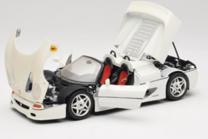Ferrari F50 Cabriolet Branco Bburago 1:18 3352-W1 Metal - imagem 2 de 8