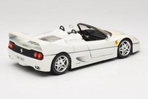 Ferrari F50 Cabriolet Branco Bburago 1:18 3352-W1 Metal - imagem 3 de 8