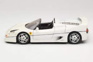 Ferrari F50 Cabriolet Branco Bburago 1:18 3352-W1 Metal - imagem 4 de 8