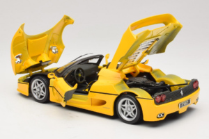 Ferrari F50 Cabriolet Shell Amarelo Maisto 1:18 3076-Y2 Metal - imagem 5 de 8
