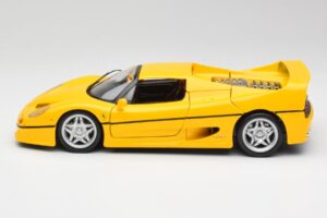 Ferrari F50 Giallo Modena Maisto 1:18 F50001 Metal - imagem 4 de 8