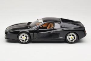 Ferrari F512M Preto Hot Wheels 1:18 23922 Metal - imagem 4 de 8