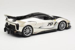 Ferrari FXX-K Evo #70 Branco Bburago 1:18 18-16012 Metal - imagem 3 de 8