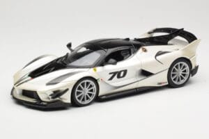 Ferrari FXX-K Evo #70 Branco Bburago 1:18 18-16012 Metal