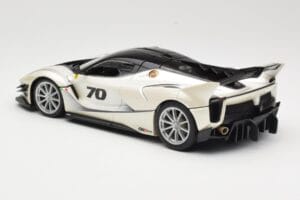 Ferrari FXX-K Evo #70 Branco Bburago 1:18 18-16012 Metal - imagem 7 de 8