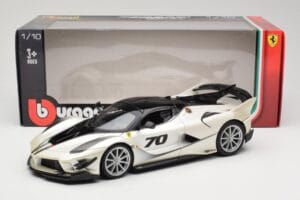 Ferrari FXX-K Evo #70 Branco Bburago 1:18 18-16012 Metal - imagem 8 de 8