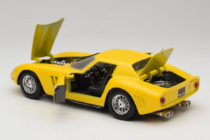 Ferrari 250 GTO Amarelo Guiloy 1:18 67525 Metal - imagem 5 de 8