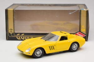 Ferrari 250 GTO Amarelo Guiloy 1:18 67525 Metal - imagem 8 de 8