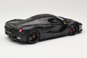 Ferrari LaFerrari F150 Matte Black Bburago 1:18 18-16901BK Metal - imagem 3 de 8