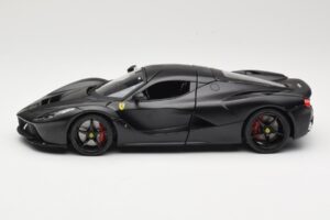 Ferrari LaFerrari F150 Matte Black Bburago 1:18 18-16901BK Metal - imagem 4 de 8