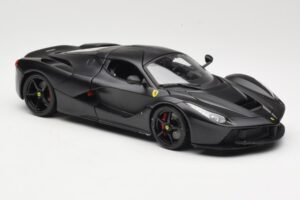 Ferrari LaFerrari F150 Matte Black Bburago 1:18 18-16901BK Metal - imagem 6 de 8
