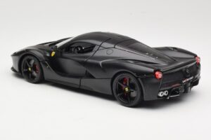 Ferrari LaFerrari F150 Matte Black Bburago 1:18 18-16901BK Metal - imagem 7 de 8