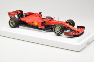 Ferrari SF90 #5 S. Vettel Australian GP 2019 BBR 1:18 BBR191805DIE Resina - imagem 4 de 6