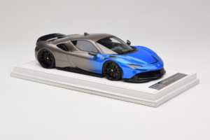 Ferrari SF90 Novitec Blue Grey Metallic IVY 1:18 REMC029 Resina - imagem 4 de 7