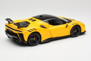 Ferrari SF90 XX Stradale Giallo Modena Bburago 1:18 18-16020Y Metal - imagem 3 de 8