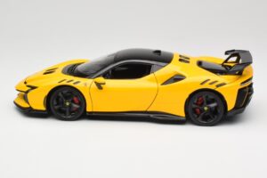 Ferrari SF90 XX Stradale Giallo Modena Bburago 1:18 18-16020Y Metal - imagem 4 de 8
