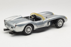 Ferrari Testa Rossa Chrome Silver Hot Wheels 1:18 25737 Metal - imagem 3 de 8