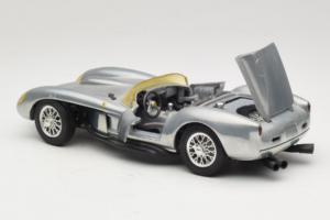 Ferrari Testa Rossa Chrome Silver Hot Wheels 1:18 25737 Metal - imagem 5 de 8