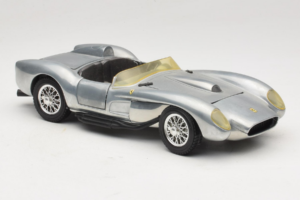 Ferrari Testa Rossa Chrome Silver Hot Wheels 1:18 25737 Metal - imagem 6 de 8