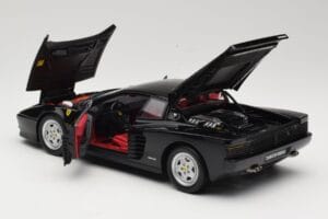 Ferrari Testarossa Preto Kyosho 1:18 08425BK Metal - imagem 5 de 8