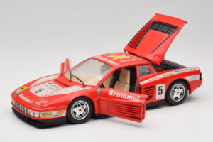 Ferrari Testarossa Brummel #5 Vermelho 1984 Bburago 1:18 3004-P1 Metal - imagem 2 de 8