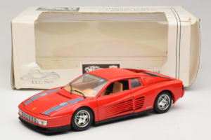 Ferrari Testarossa PPG Auto Refinish Vermelho Bburago 1:18 3039-P3 Metal - imagem 8 de 8