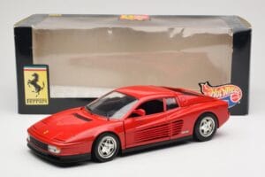 Ferrari Testarossa Vermelho Hot Wheels 1:18 23918 Metal - imagem 8 de 8