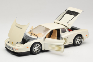 Ferrari Testarossa Branco Bburago 1:18 3019-W1 Metal - imagem 2 de 8