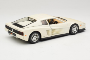 Ferrari Testarossa Branco Bburago 1:18 3019-W1 Metal - imagem 3 de 8