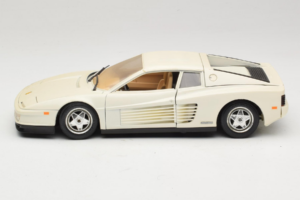 Ferrari Testarossa Branco Bburago 1:18 3019-W1 Metal - imagem 4 de 8