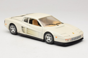 Ferrari Testarossa Branco Bburago 1:18 3019-W1 Metal - imagem 6 de 8
