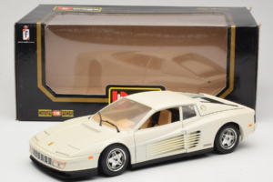 Ferrari Testarossa Branco Bburago 1:18 3019-W1 Metal - imagem 8 de 8