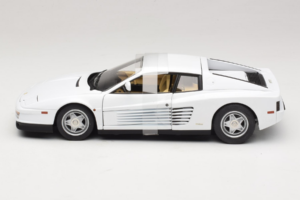 Ferrari Testarossa Branco Miami Vice Hot Wheels 1:18 P9904 Metal - imagem 3 de 6