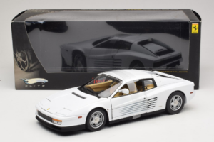 Ferrari Testarossa Branco Miami Vice Hot Wheels 1:18 P9904 Metal - imagem 6 de 6