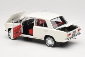 Fiat 124 Branco IXO 1:18 18CMC205OP Metal - imagem 5 de 8