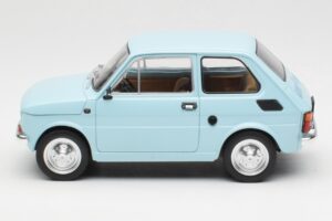 Fiat 126 Azul Claro MCG 1:18 MCG18415 Metal - imagem 3 de 6