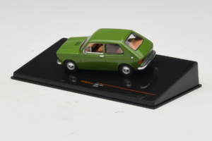 Fiat 127 Verde IXO 1:43 CLC607N Metal - imagem 3 de 4