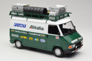Fiat 242 Alitalia Rally Team Assistance With Trailer 1978 IXO 1:18 18CMC027WX Metal - imagem 5 de 7