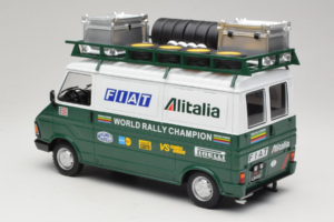 Fiat 242 Alitalia Rally Team Assistance With Trailer 1978 IXO 1:18 18CMC027WX Metal - imagem 6 de 7