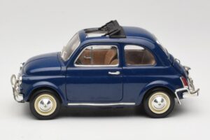 Fiat 500 L Azul Bburago 1:18 3327 Metal - imagem 4 de 8
